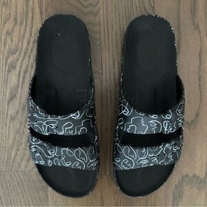 Freedom Moses Illustrated Vegan Waterproof Sandals Black White Size 39/40 9/10